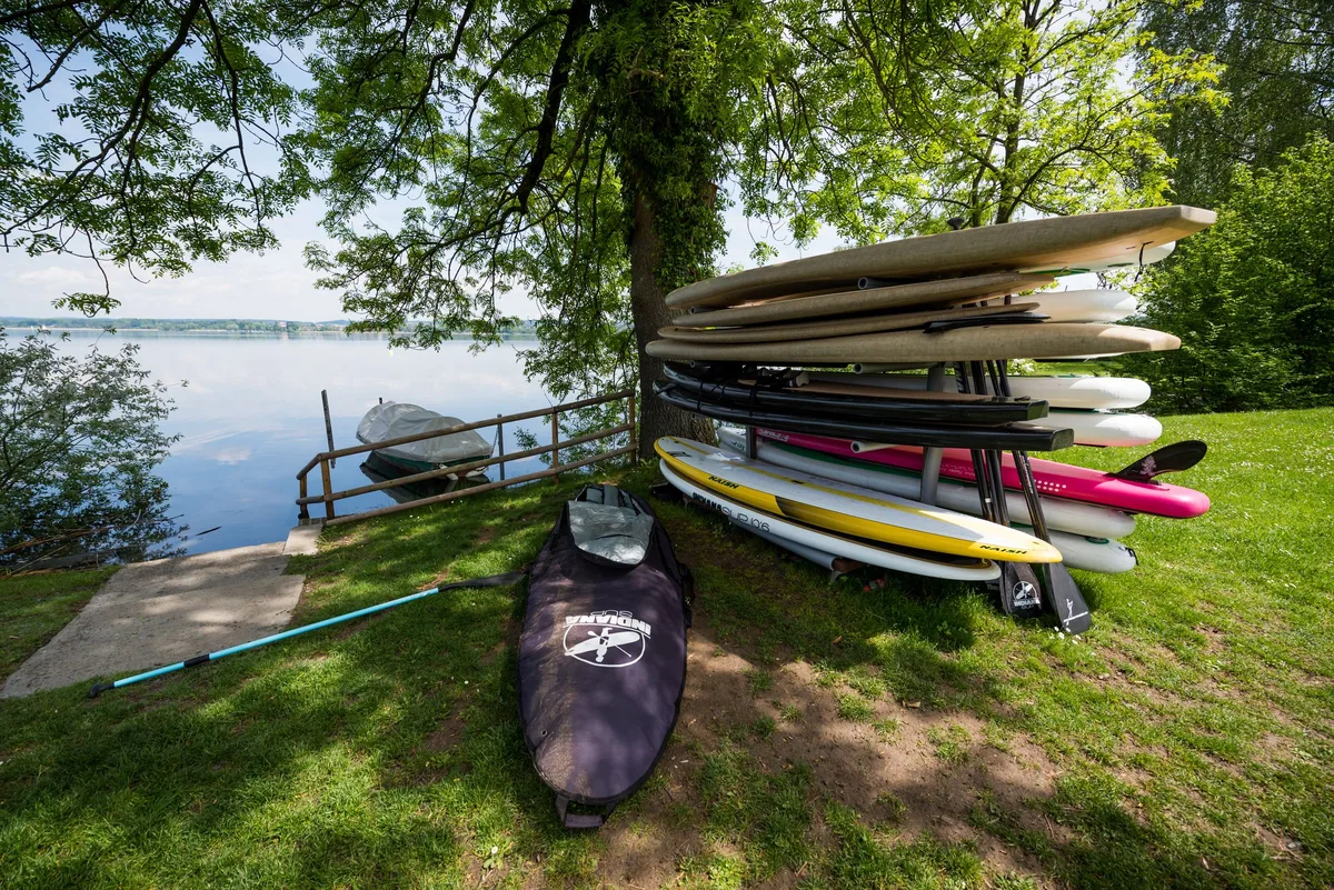 Badi Maur und Stand-up-Paddling gehören für viele Leute zusammen.